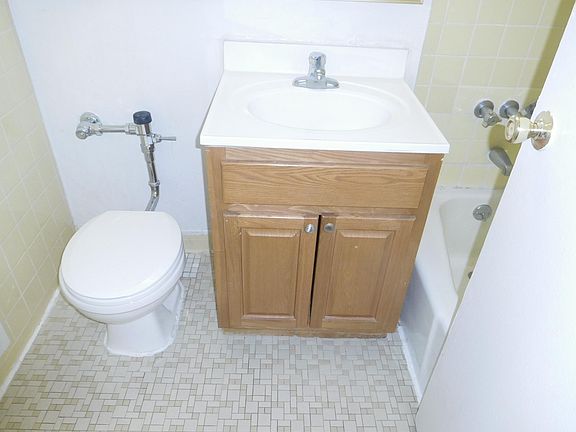 5th image of 19-10 Parsons Blvd Floor 4