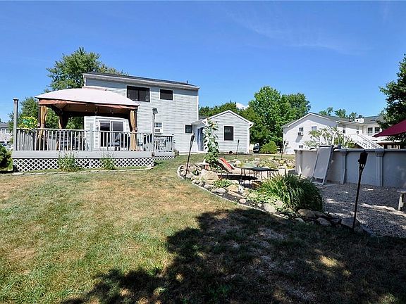 3rd image of 54 Capital Dr #B
