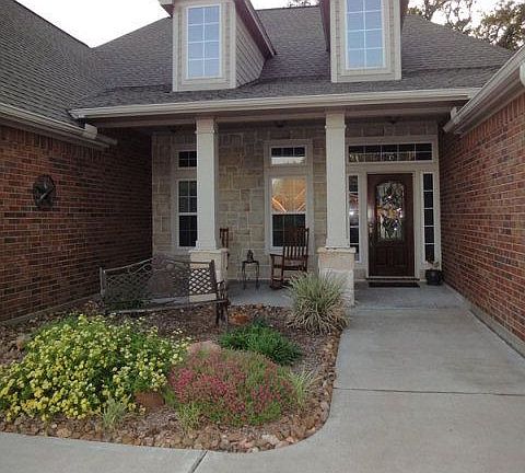 2nd image of 609 Heritage Oaks Dr