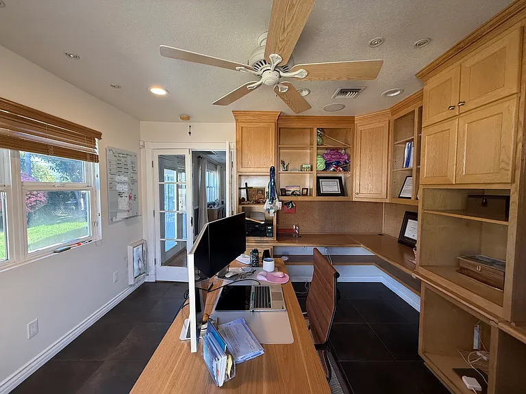 E Palm Ave — Photo 8