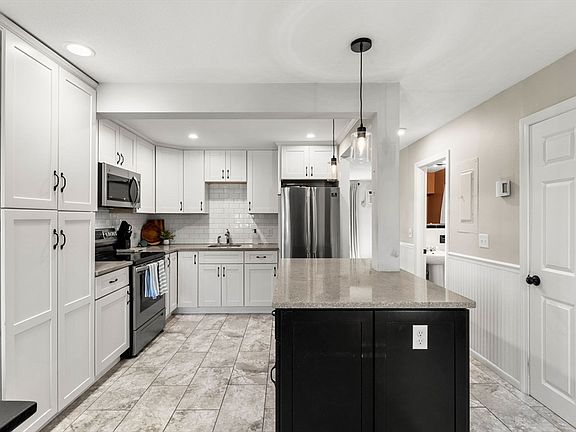 5th image of 30 Glen Devin St #30