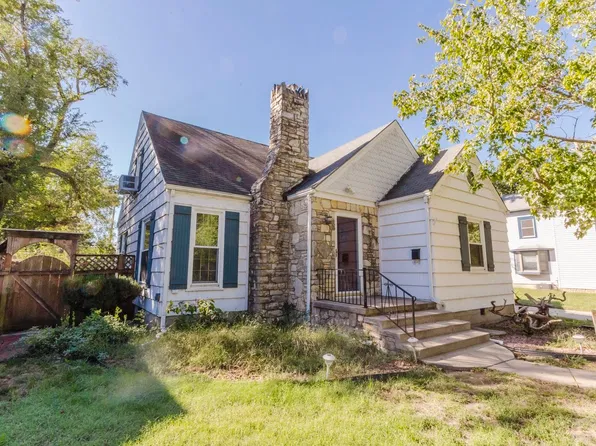 615 E 4th St, Newton, KS 67114