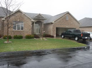188 Golf Course Dr, Wrightstown, WI 54180