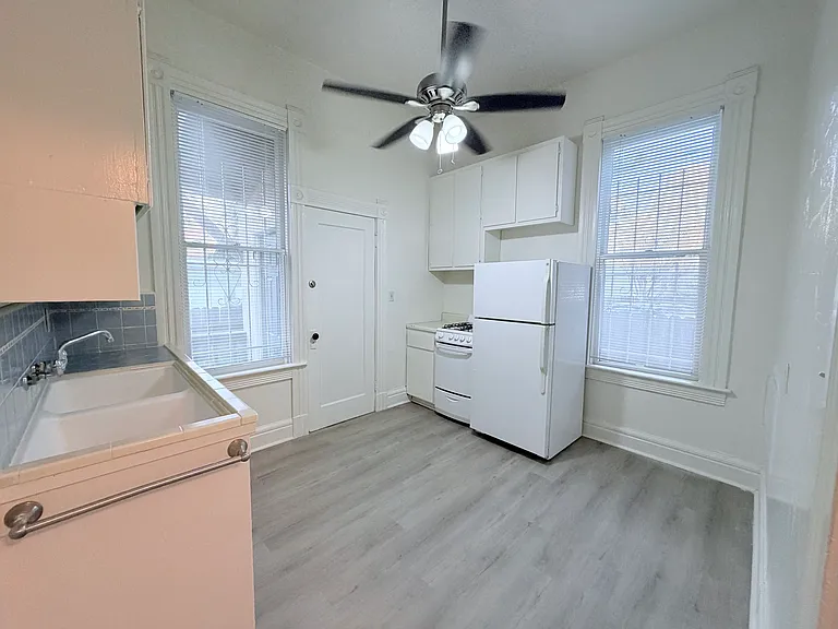 1709 Q St #1/2 — Photo 6