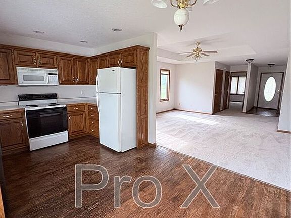 4th image of 124 W Briarbrook Ln
