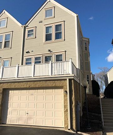 2nd image of 217 N Walnut St Unit D