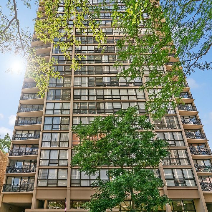 1st image of 1540 N La Salle Dr APT 408