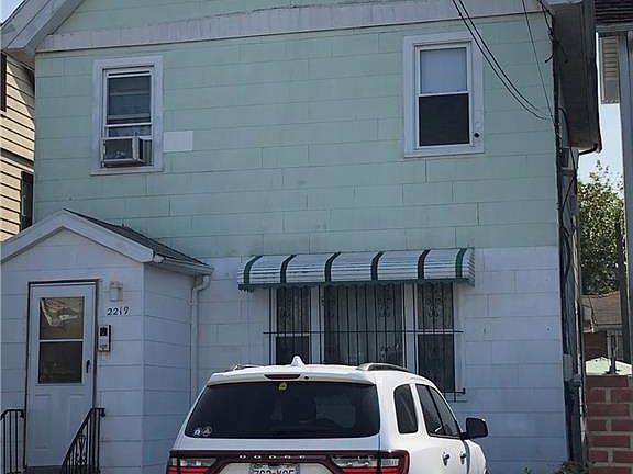 2nd image of 2219 Regina Ave