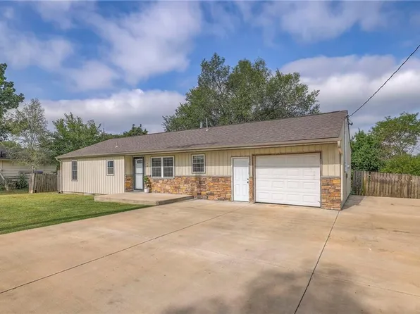 114 N State St, Drexel, MO 64742