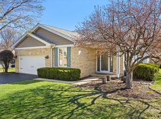 595 Golfers Ln, Bartlett, IL