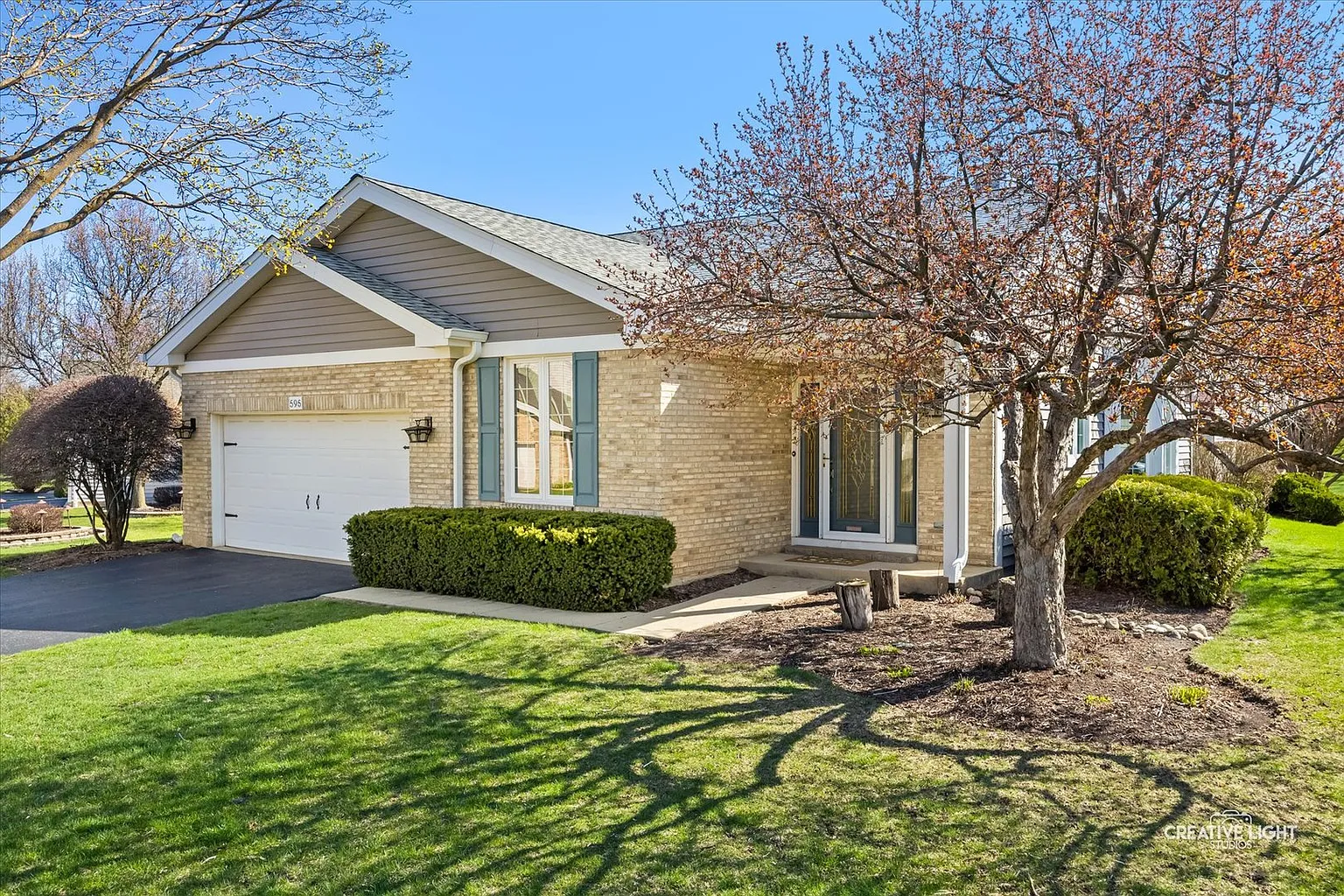 595 Golfers Ln photo 1
