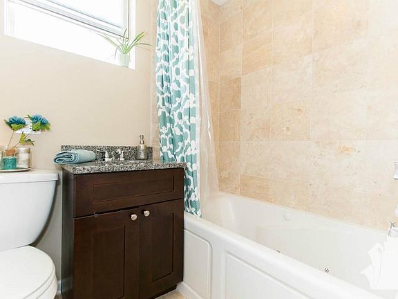 5th image of 1711 N Maplewood Ave APT 3F