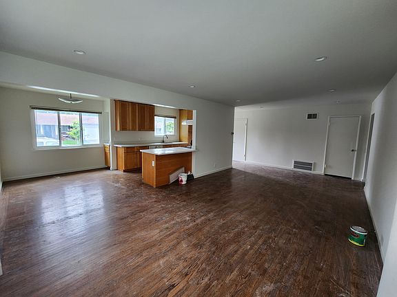 2nd image of 682 Starr Ct
