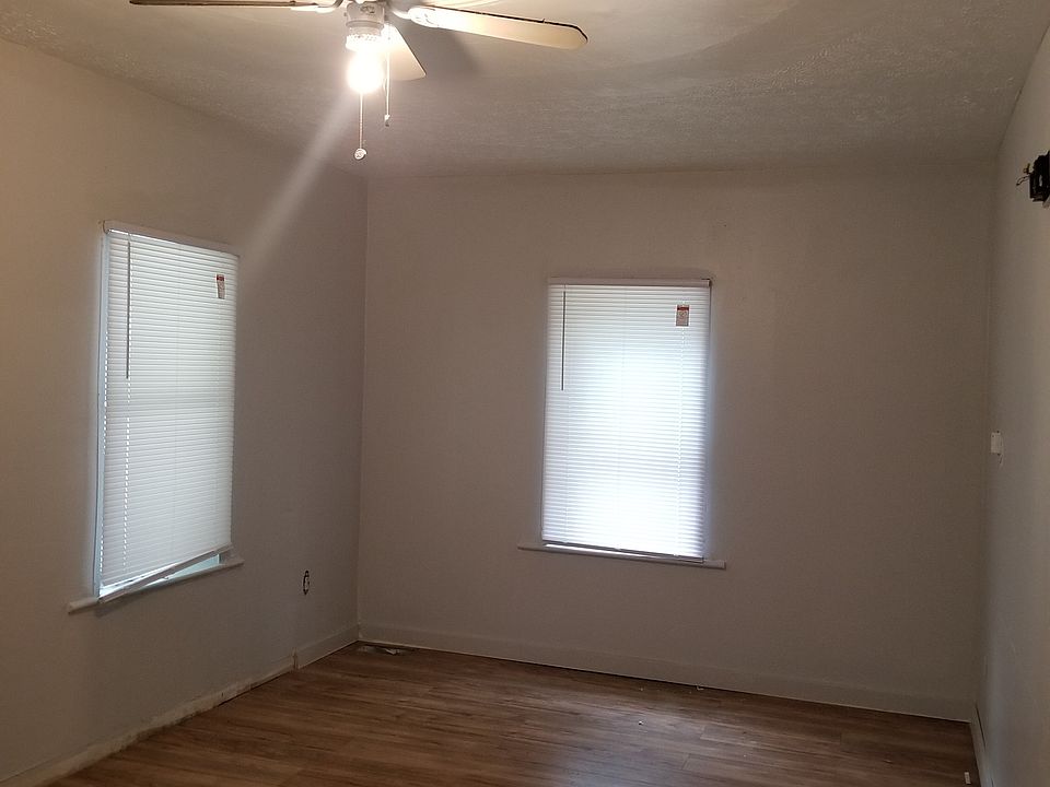 1st image of 150 E Glenwood Ave