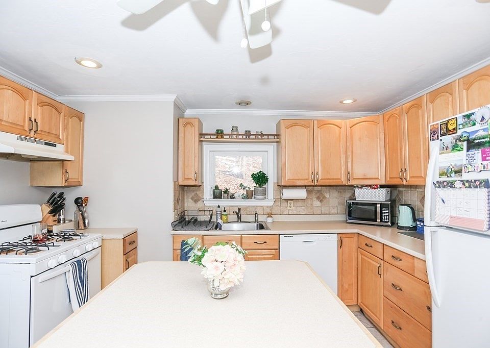 102 Dysart St, Quincy, MA 02169 Zillow