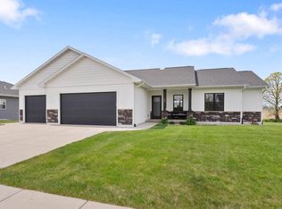 39 N Windmill Ridge Rd, Evansville, WI 53536