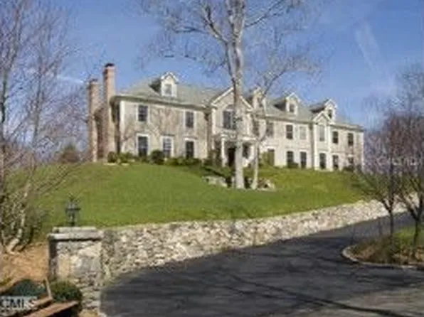 71 Lords Hwy E, Weston, CT 06883