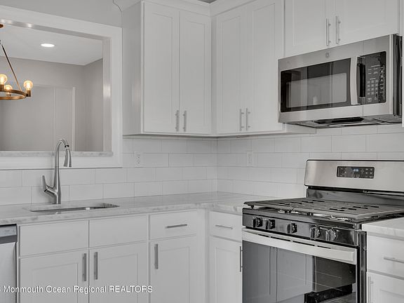 3rd image of 2106 Adams Avenue #6