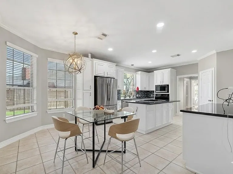 4303 Noble Oak Trl — Photo 12