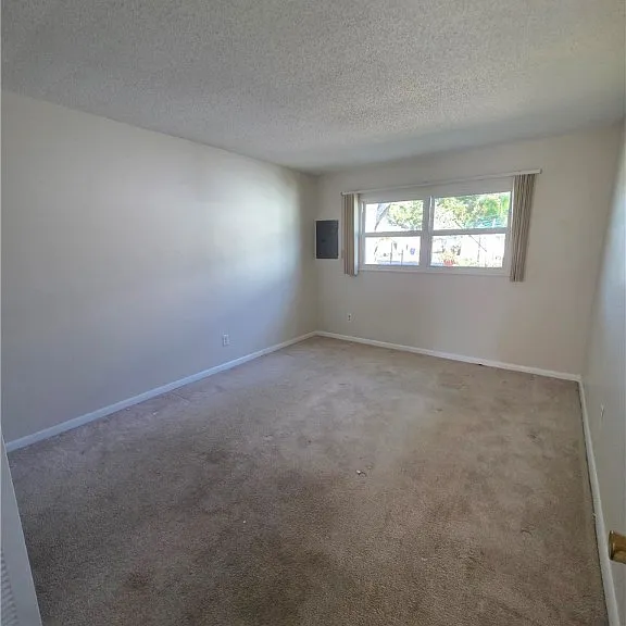 46 Hamlin Ct — Photo 7