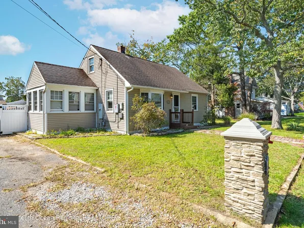 628 Compass Ave, Beachwood, NJ 08722