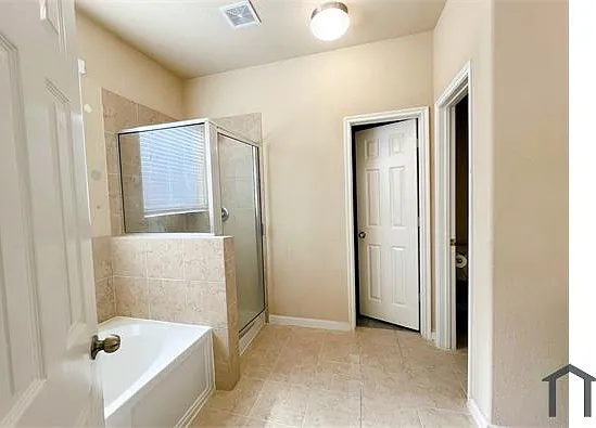 10126 Larch Creek Ct — Photo 13