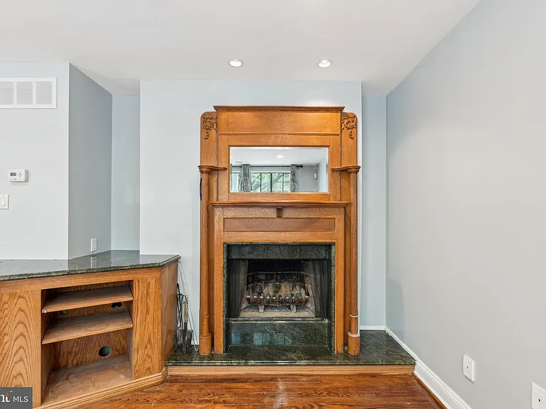 2028 Arch St — Photo 5
