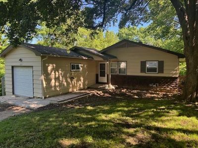 8618 E 32nd St, Kansas City, MO, 64129