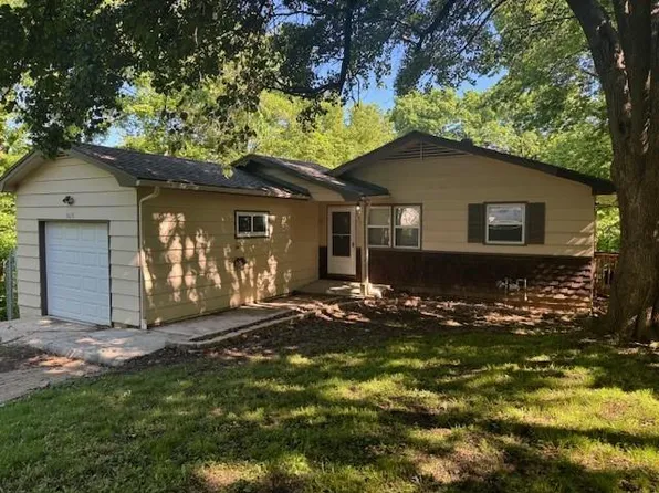 8618 E 32nd St, Kansas City, MO 64129