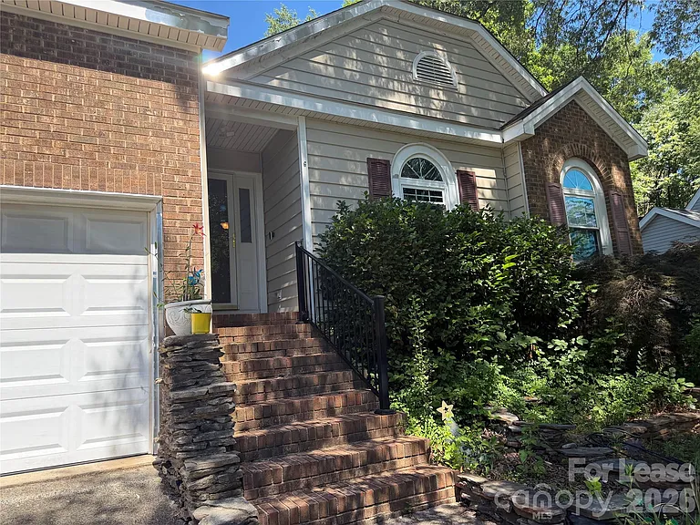 379 Schad Ct SW — Photo 1