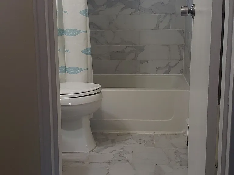 Porcelain tile bath