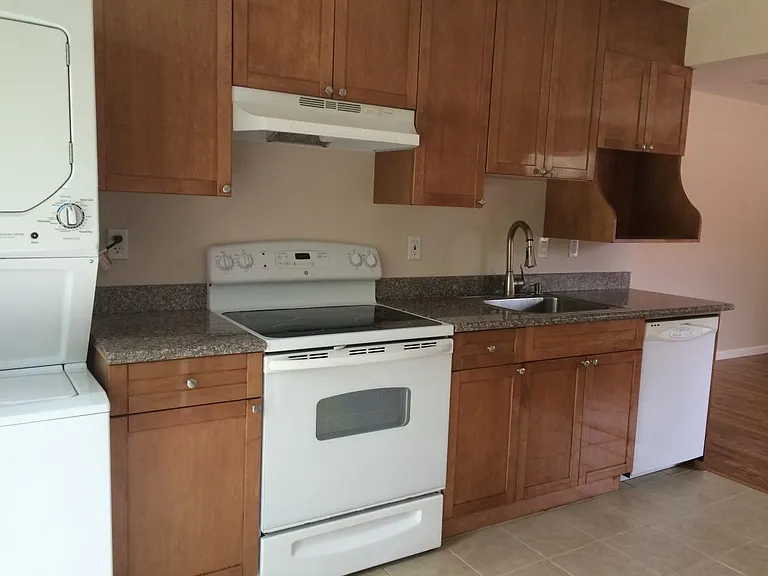 458 E Taylor Ave — Photo 3
