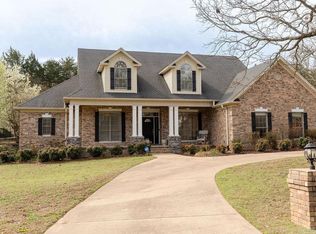 101 Deerwood Dr, Searcy, AR 72143