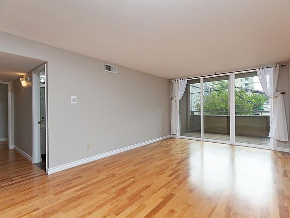 4th image of 3825 Centre St Unit 8