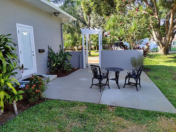 4th image of 500 Ensenada Dr
