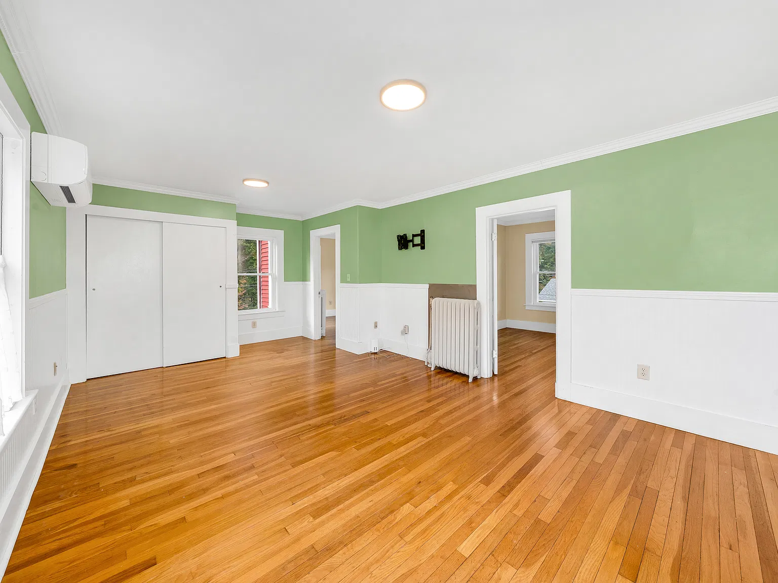 2 bed, 1300 sqft, $2,600 — Photo 2
