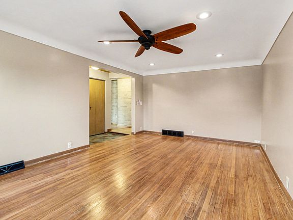 2nd image of 29025 King Rd