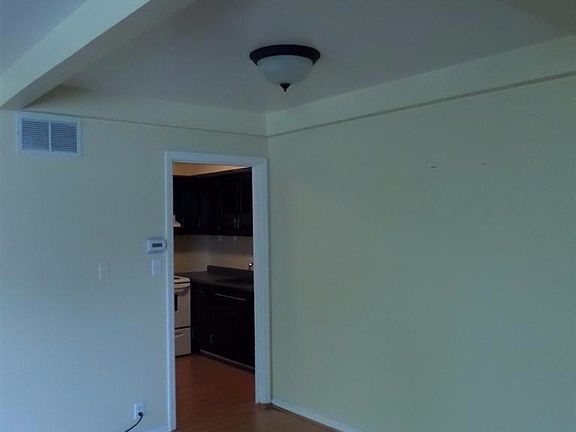 4th image of 840 Malabu Dr APT 211