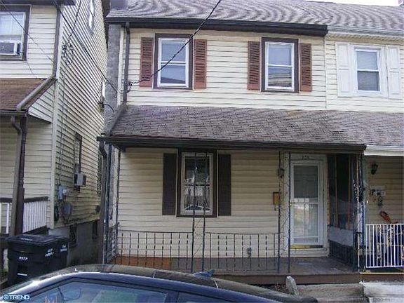 2nd image of 208 Union Ave