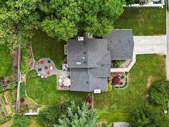 4th image of 2919 E 65th Ave