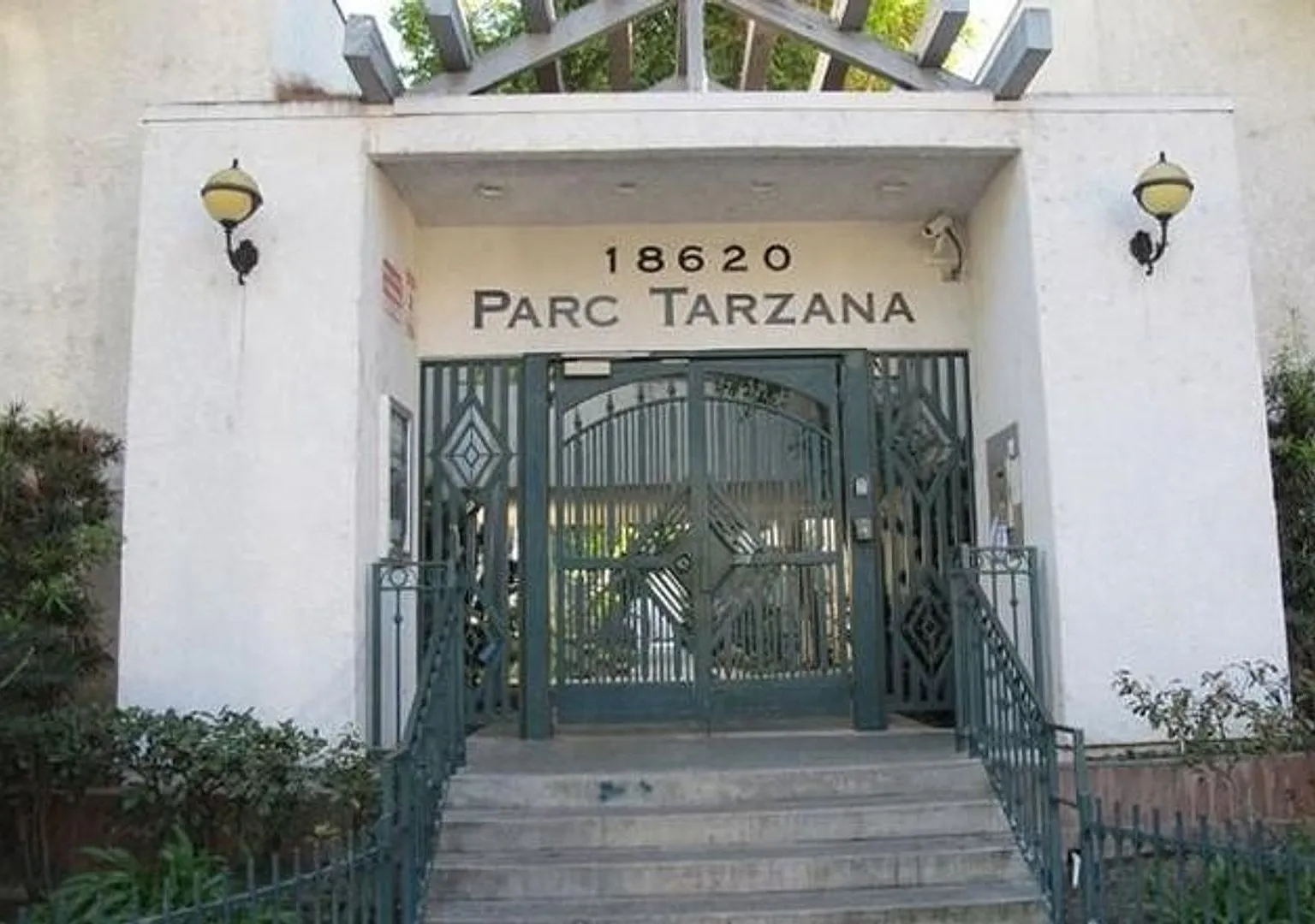 Beautiful 2 bedroom 2 bath for rent in Tarzana — Photo 1