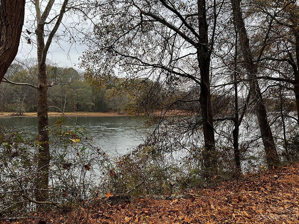 1st image of 155 Lookout Dam Rd