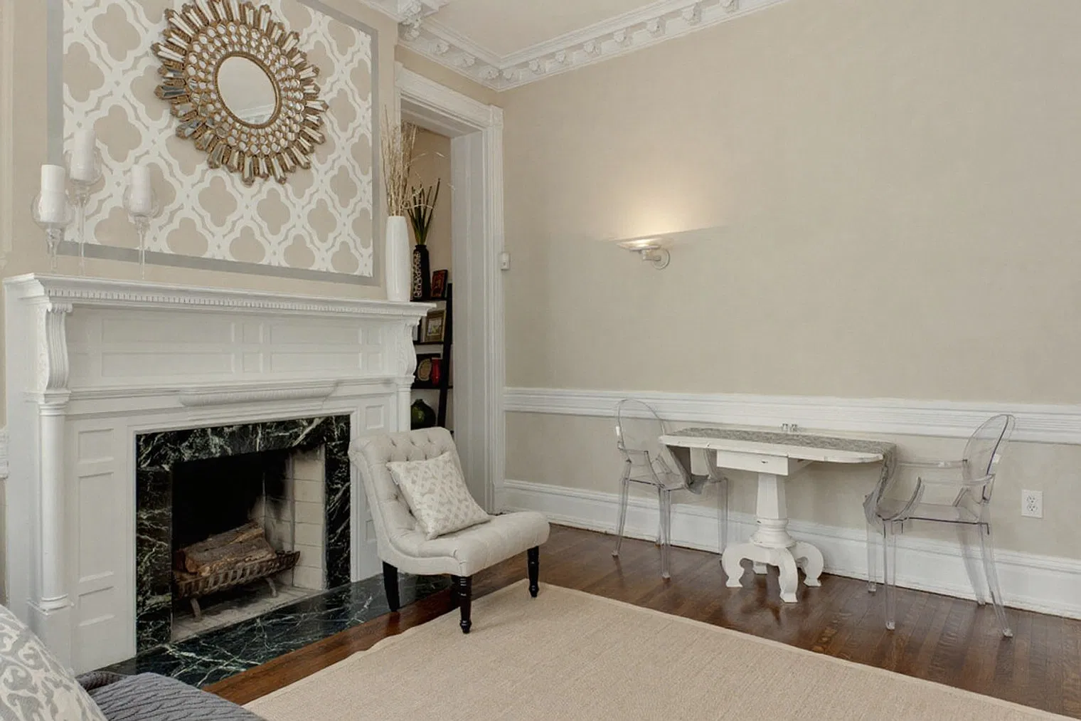1 bed, 1.0 bath, 602 sqft, $3,434 — Photo 2