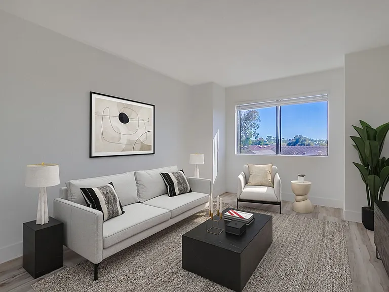 The Lucci | Renovated 1 & 2 Bedroom Apartments in Clairemont — Photo 11