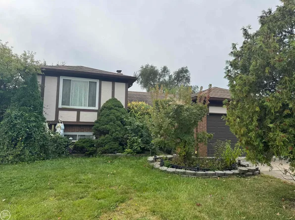 4142 Jefferson Dr, Sterling Heights, MI 48310