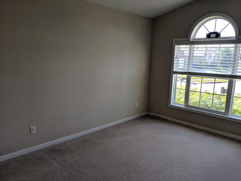 The road facing bedroom has a 2 door closet
