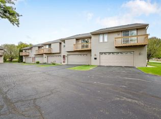 7440 Colosseum Dr, Rockford, IL 61107