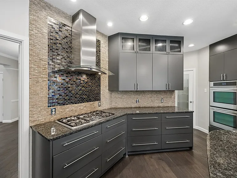 8408 Kenning Ct — Photo 10