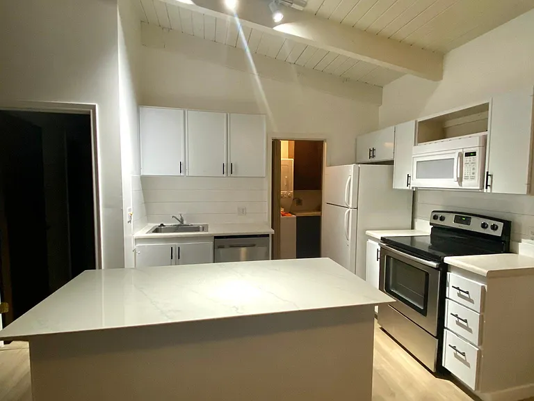 3365 S Pioneer St — Photo 5