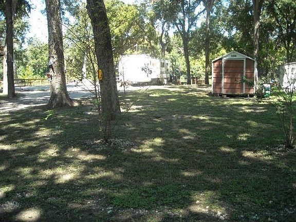 4th image of 302 Meadow Lake Dr